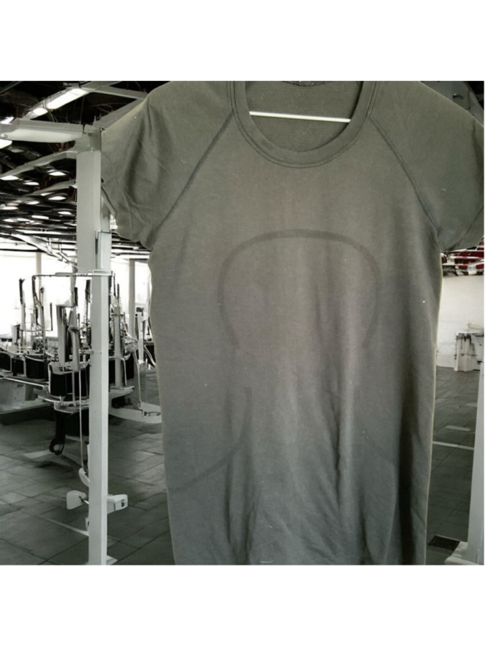 Lululemon Men's Gray T Shirt Size Small